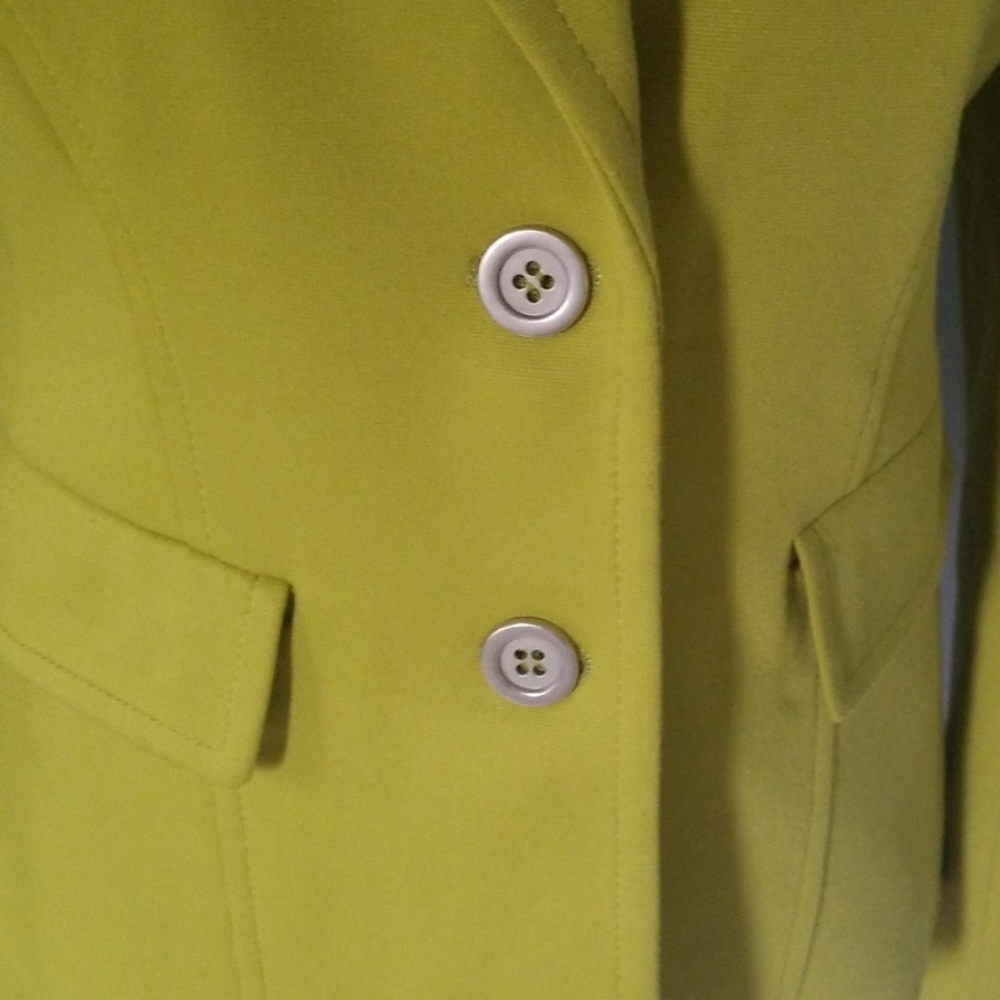 Blazer - Picture 2 of 6